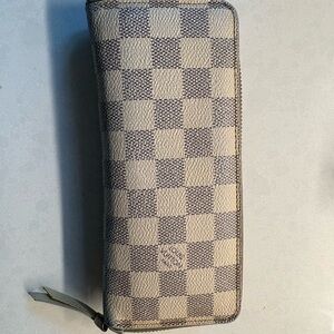 Louis Vuitton Damier Azure pattern Zippy Organizer Wallet